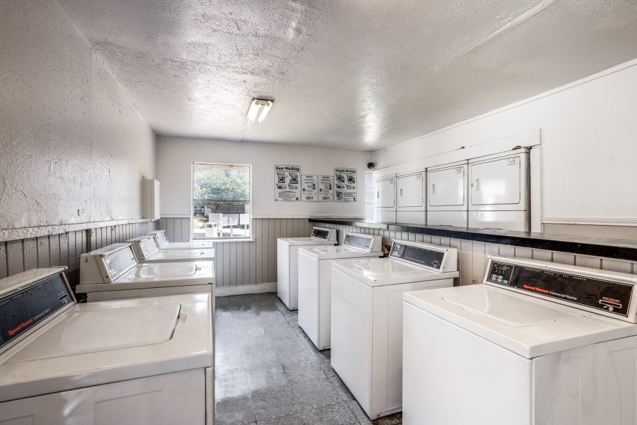 Las Palmas Laundry Facility